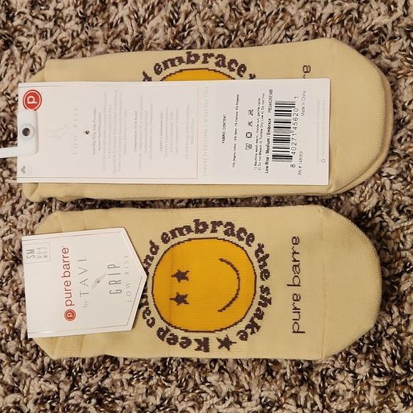 Pure Barre x Tavi Low-rise Grip Socks - Keep Calm - Picture 3 of 3